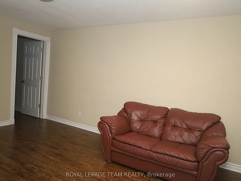 2194 Niagara Dr S — Photo 29