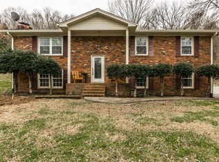 198B Old Wolf Hill Rd, Bethpage, TN 37022
