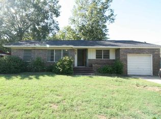 204 Redbud Ln, Mt Pleasant, TX 75455