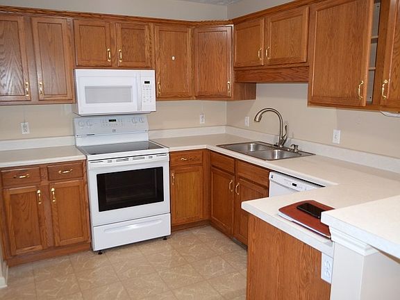 5th image of 305 Paris Harbor Dr Unit B