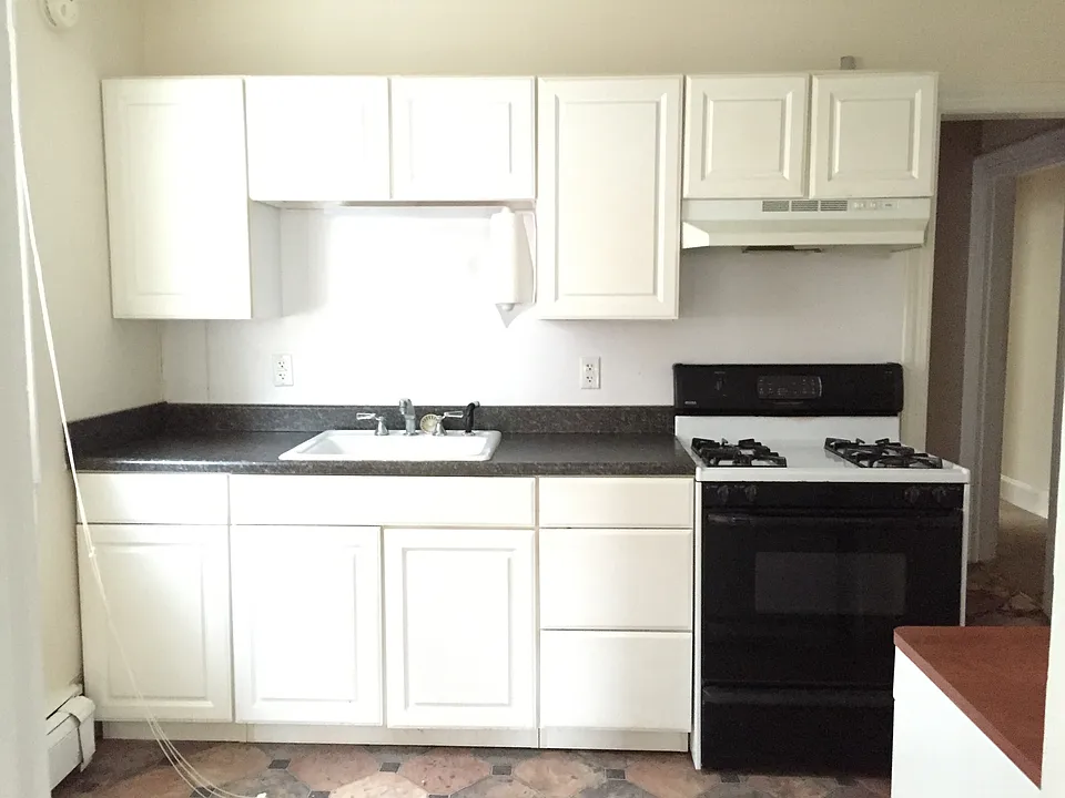 Kitchen with dishwasher