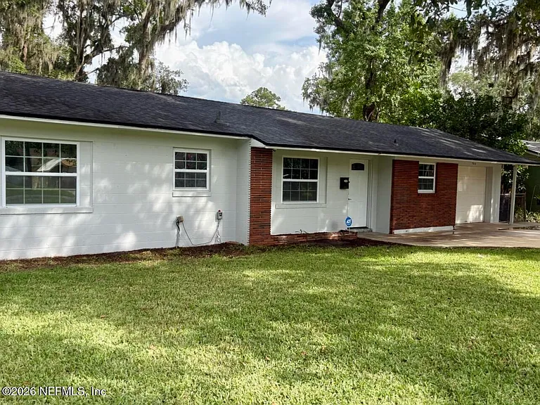 7018 Bonnie Brae Ln — Photo 2