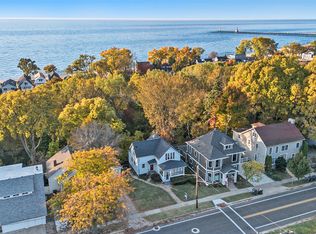926 Lake Blvd, Saint Joseph, MI