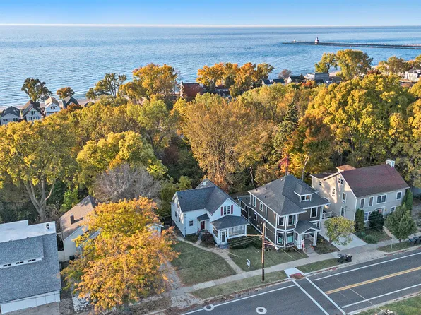 926 Lake Blvd, Saint Joseph, MI 49085