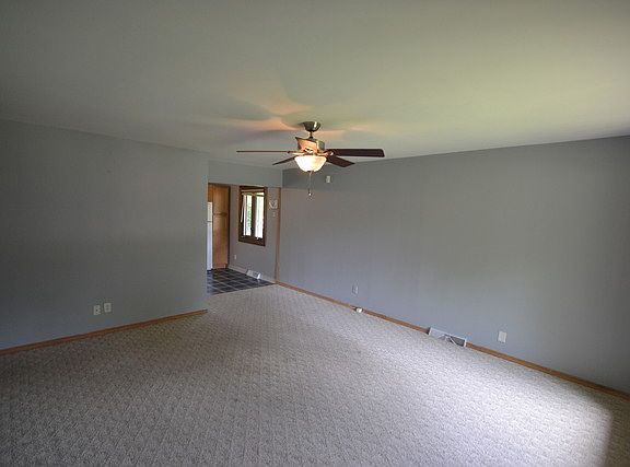 3rd image of 103 Fairlane Dr