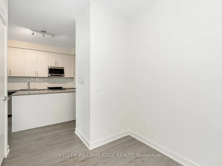 212 King William St #502 — Photo 16