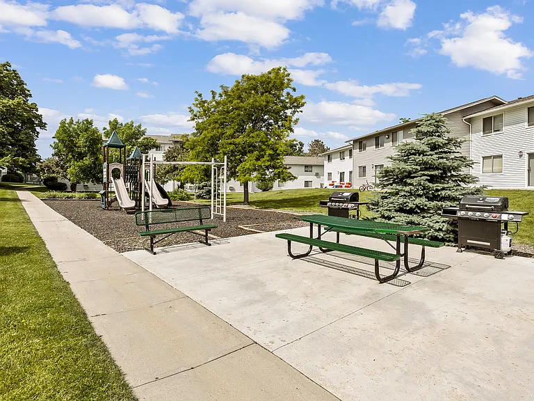 Fairview Apartments — Photo 13