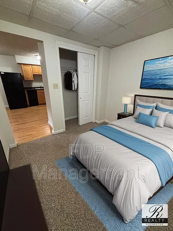 1 bed, 1.0 bath, 396 sqft, $995 — Photo 4
