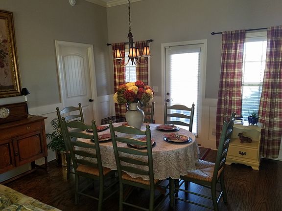 4th image of 906 Beauford Dr
