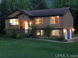 523 Maplewood Dr, Gwinn, MI 49841