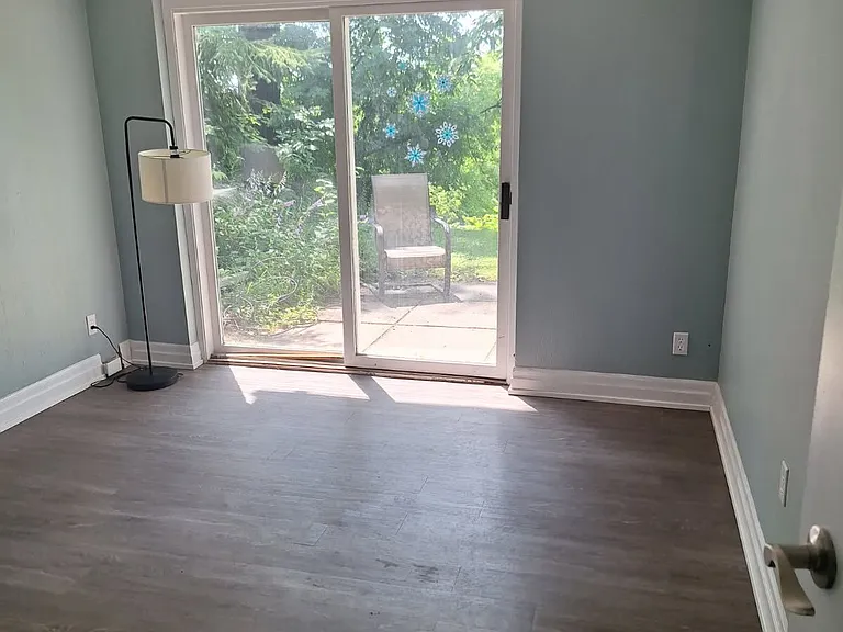 161 Shanty Bay Rd #BASEMENT — Photo 5
