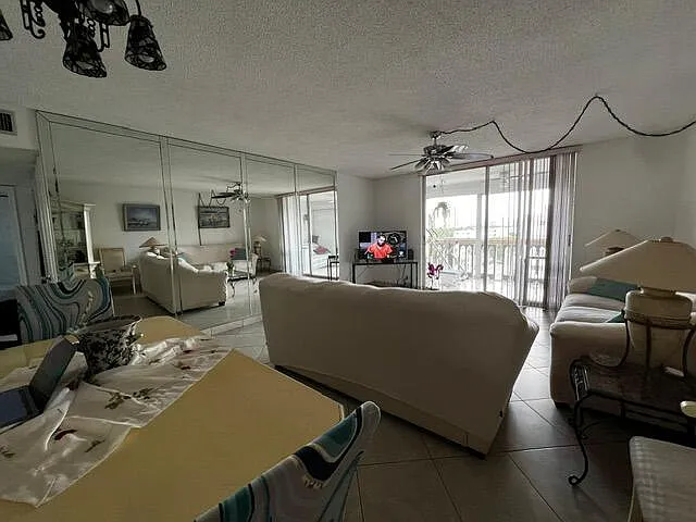 1001 NE 14th Ave #701 — Photo 11