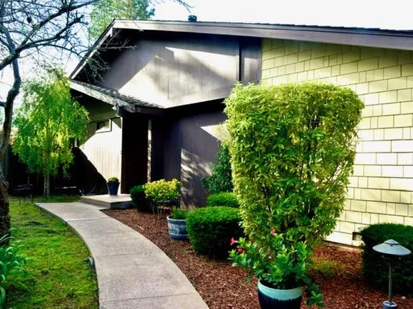 1360 Josselyn Canyon Rd APT 37, Monterey, CA 93940