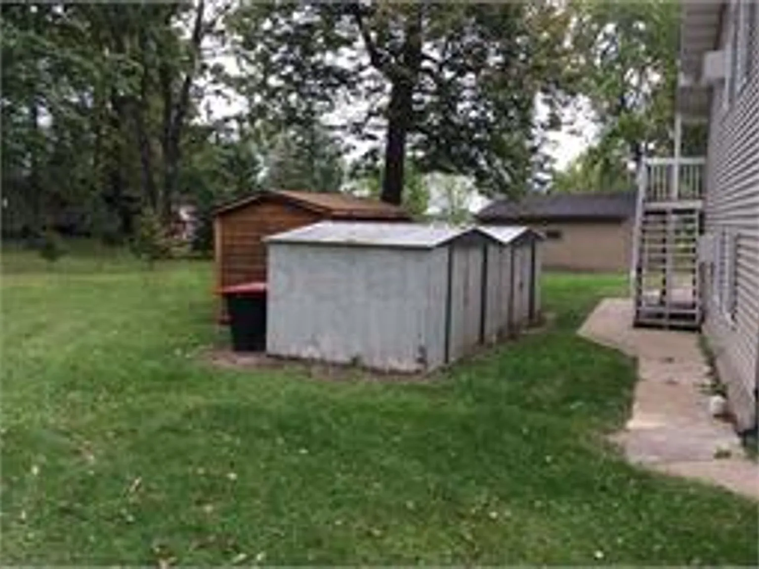 607 Chinook Ave SW — Photo 3