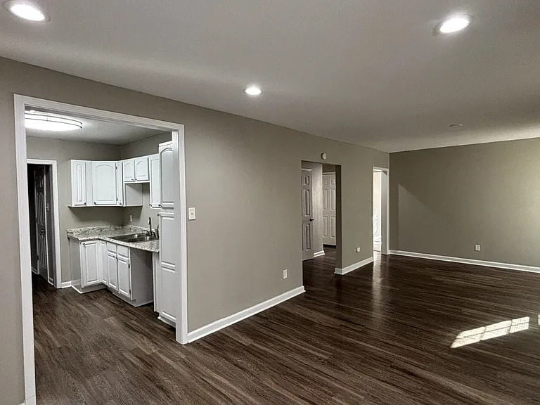 1272 Semmes St — Photo 3