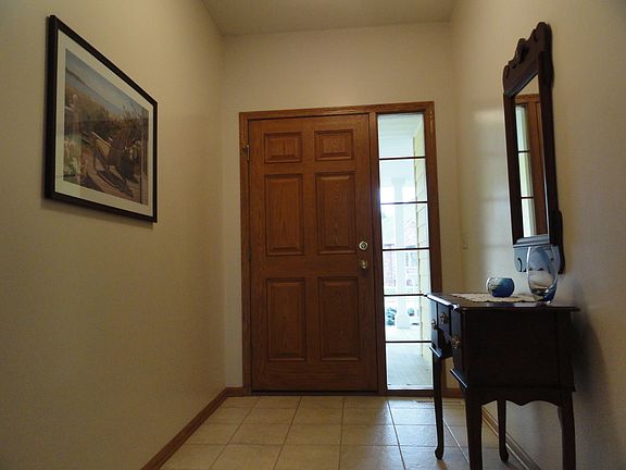 3rd image of 2504 Heritage Ln