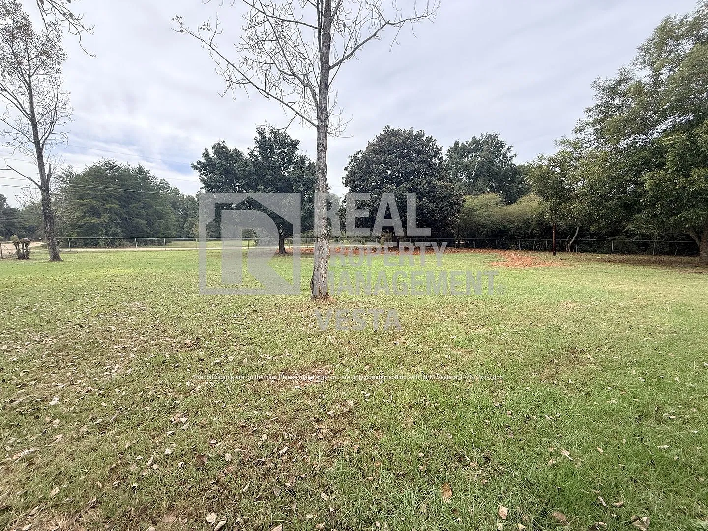4 bed, 2.0 bath, 1450 sqft, $1,115 — Photo 2