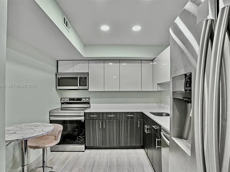 501 Three Islands Blvd #518 — Photo 2