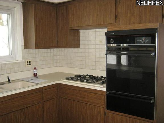 5th image of 5673 Columbia Dr