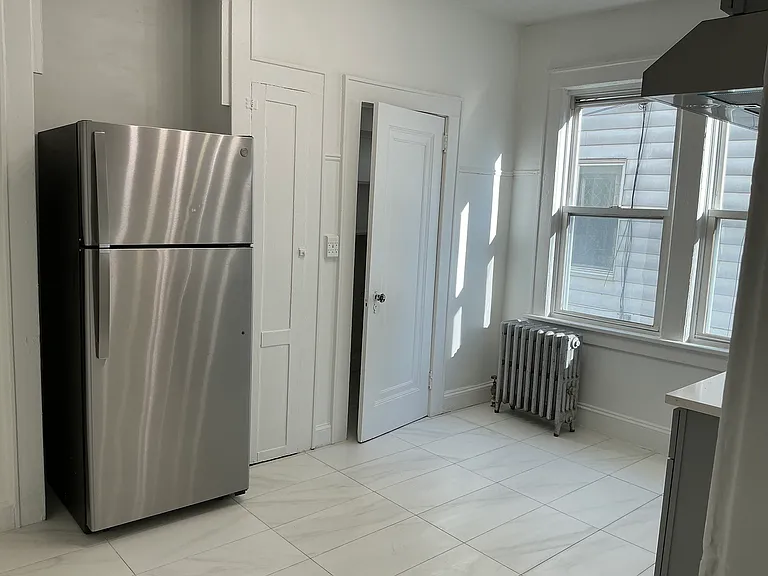 319 Vermont Ave — Photo 6