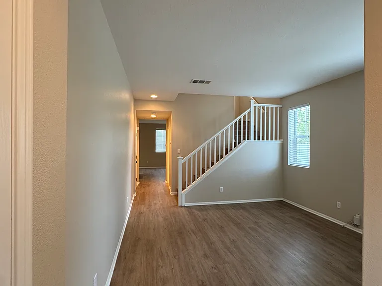 28512 Plymouth Way — Photo 17