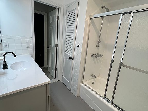 4th image of 184 Albert St Floor 2