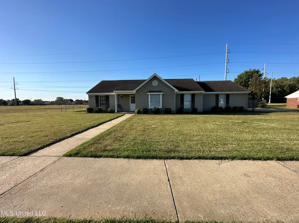 7537 Woodshire Dr, Horn Lake, MS 38637