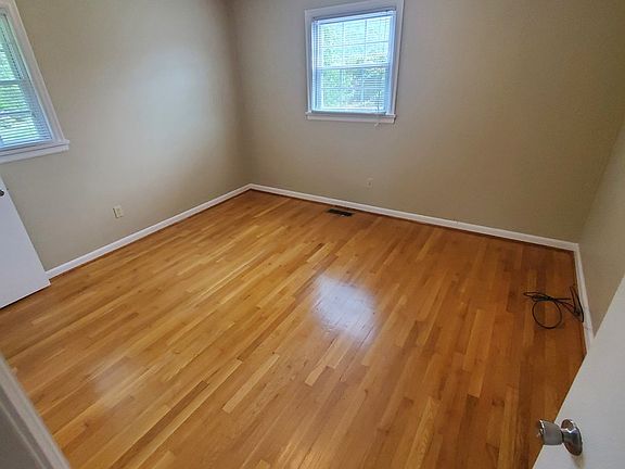 4th image of 166 Noahs Dr