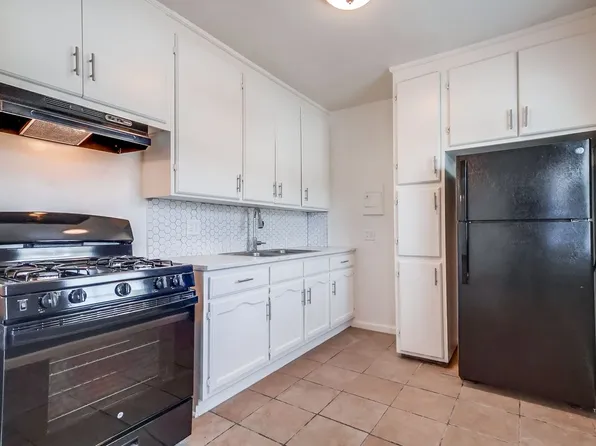 2425-2431 S Ridgeley Dr
