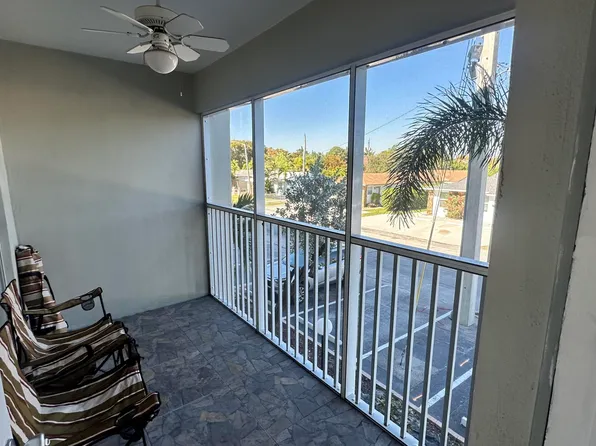 330 SE 2nd St APT 202G, Hallandale, FL 33009