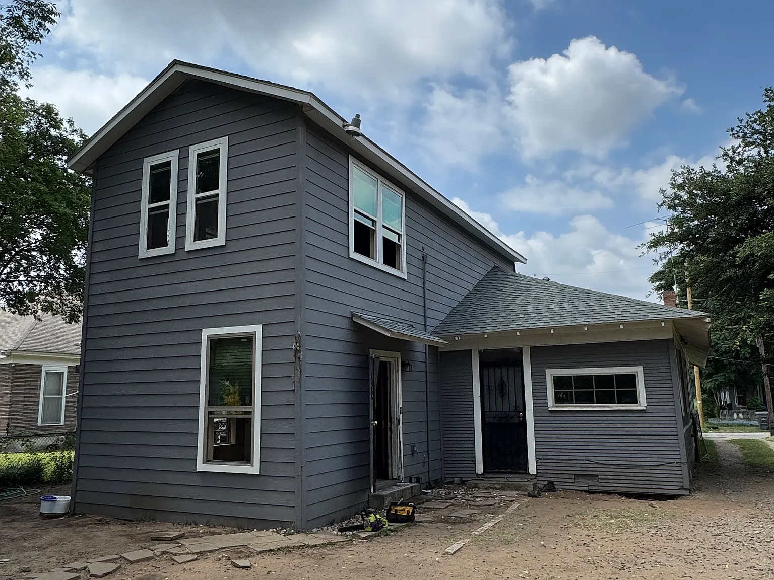 3420 S Harwood St — Photo 2