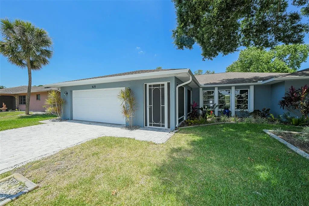 3 bed, 2.0 bath, 2270 sqft, $2,500 — Photo 3