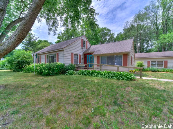 1083 Morningside St, Muskegon, MI 49442