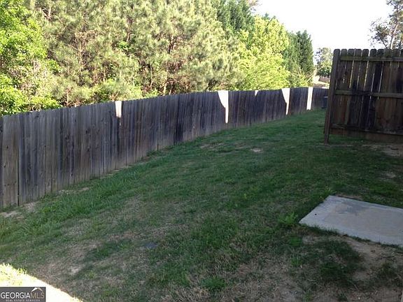 4th image of 331 Village Dr