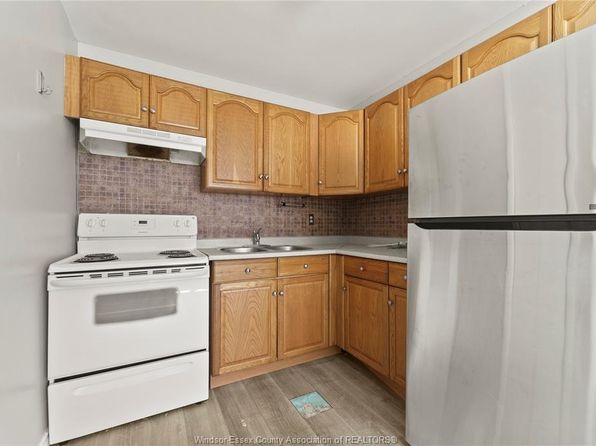 117 Cranbrook Ct, Essex, ON N8M 2V2