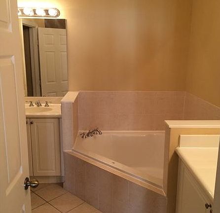 5th image of 10283 NW 30th Ter