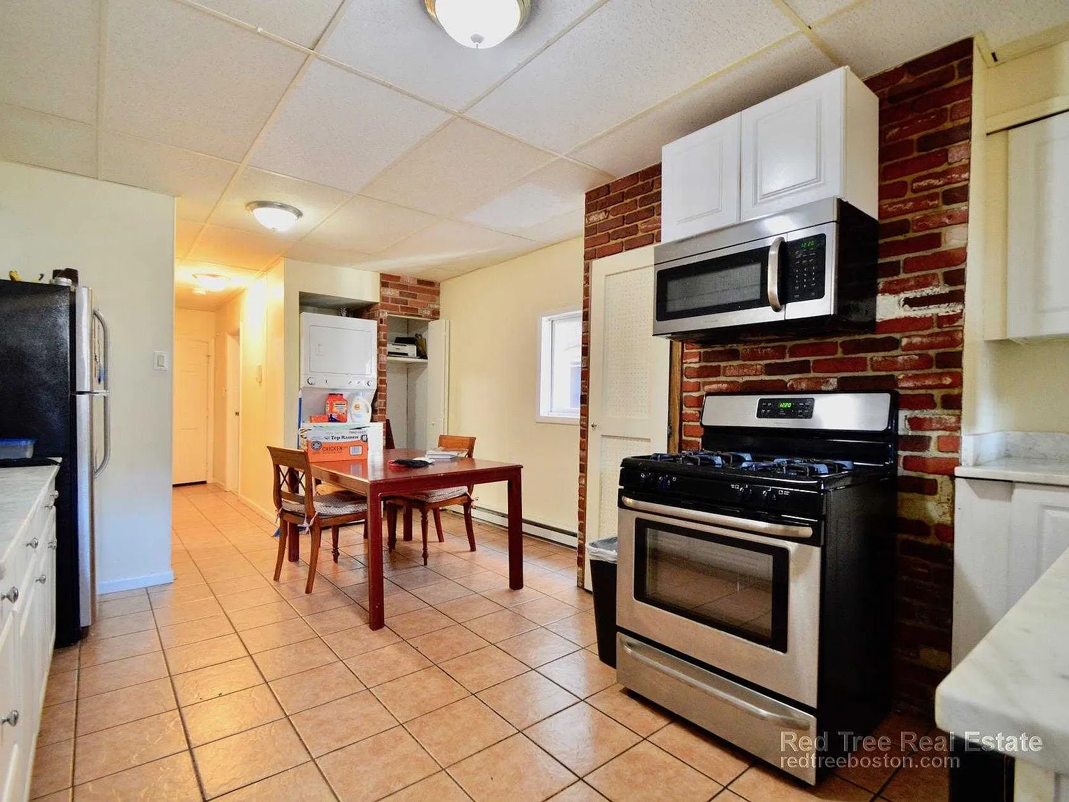 4 bed, $3,300 — Photo 1
