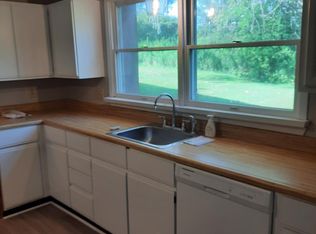 9 Samantha Ln, Clarks Summit, PA 18411