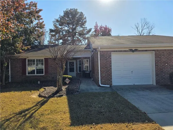 235 Monmouth Dr, Fayetteville, GA 30214