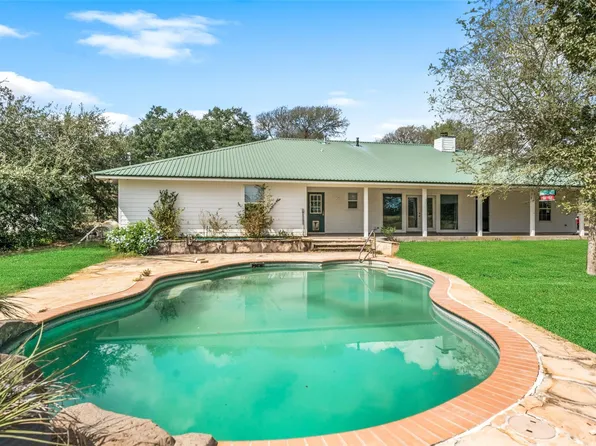 2373 County Road 248, Schulenburg, TX 78956