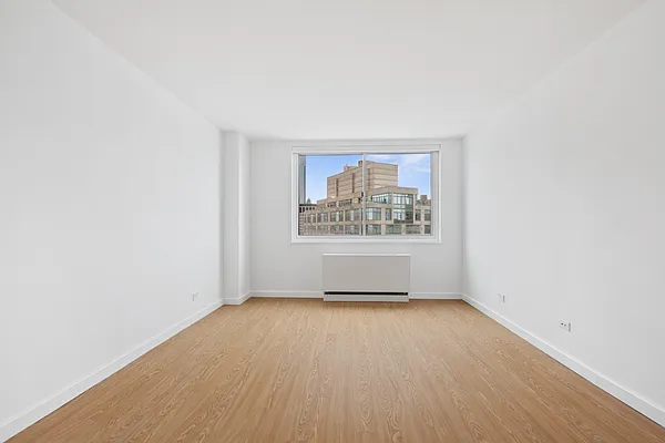 Rented by Greystar | media 7