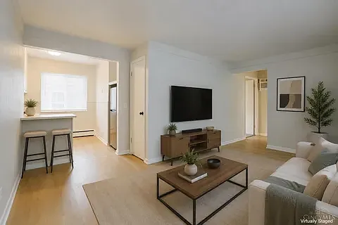 2940 glenway — Photo 1