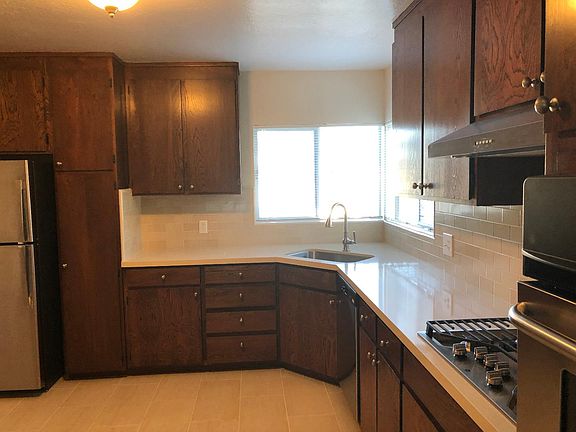 3rd image of 1510 Nadina St