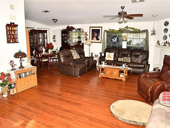3rd image of 39445 Eastwind Dr