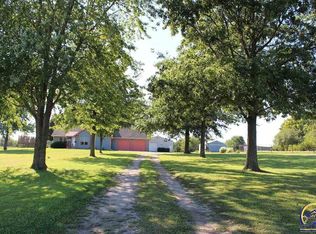 13191 S Lewelling Rd, Carbondale, KS 66414