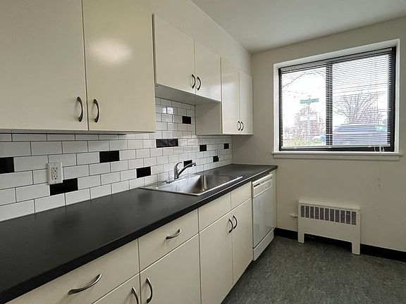 4th image of 622-632 Snelling Ave S #632-2