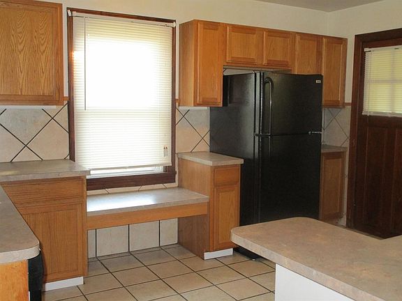 3rd image of 207 Burkhart Ave