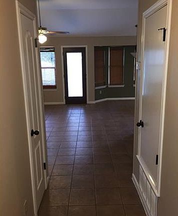 4th image of 502 Orchard St