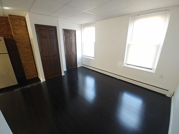 3rd image of 1236 Wolf St Floor 2
