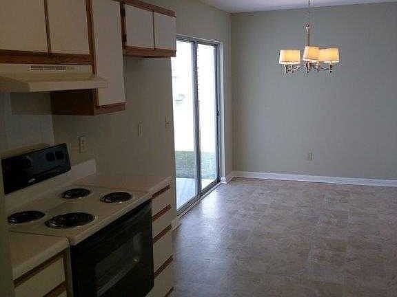 4th image of 133 Twin Oaks Ln